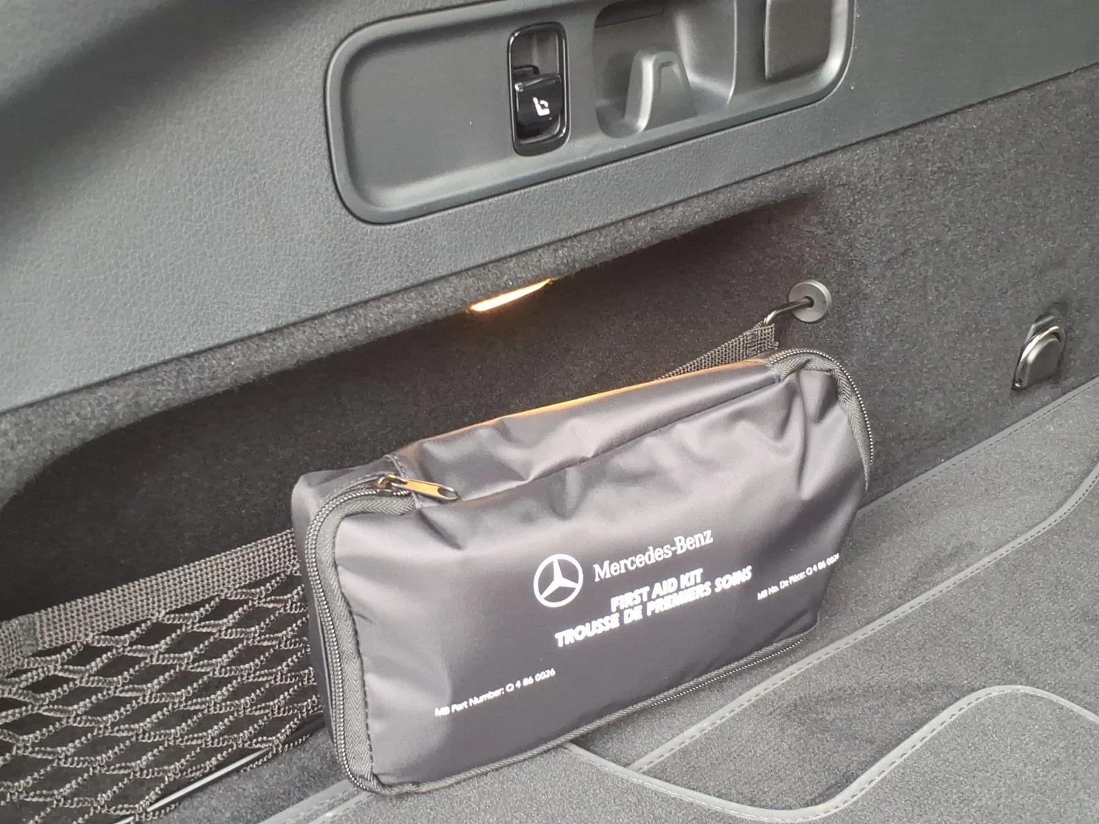 Certified Used 2026 Polar White Mercedes-Benz GLC 300 image 32