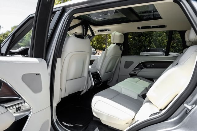 New 2026  Land Rover SE image 48