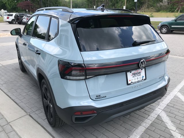 New 2026 Monument Gray w/Deep Black Roof Volkswagen SE Black image 6