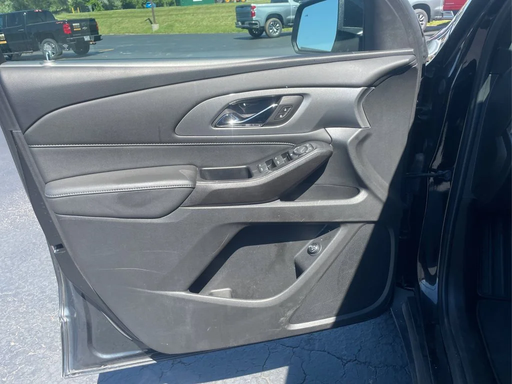 Used 2023 Black Metallic Chevrolet LT image 17