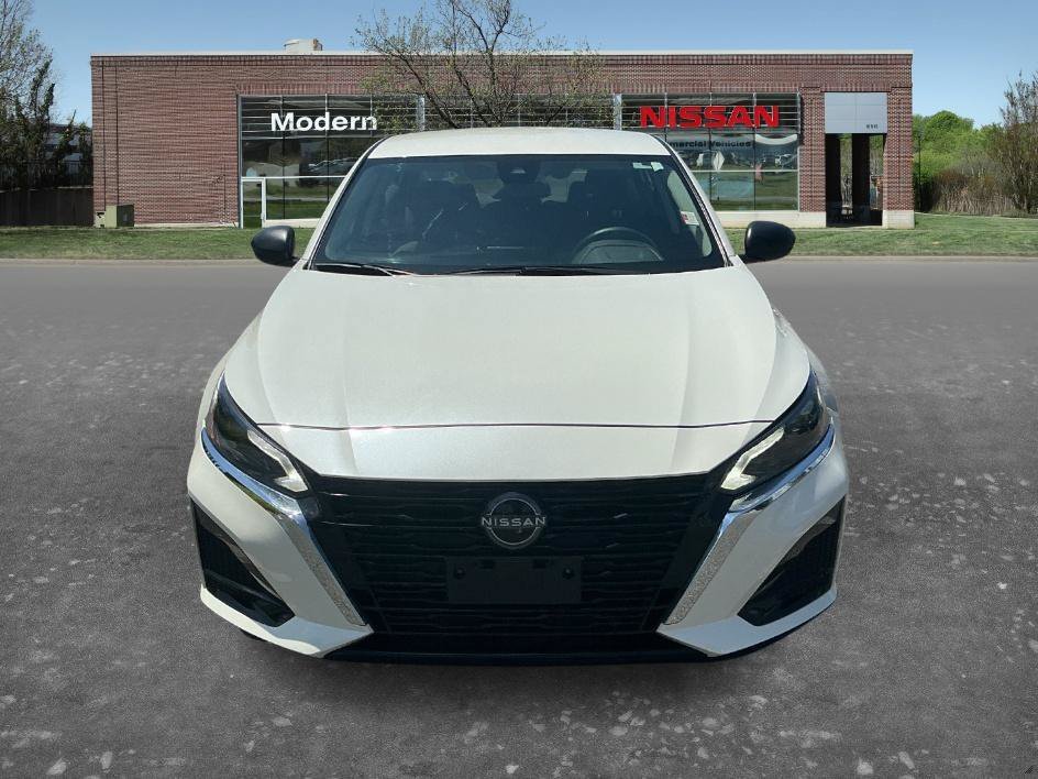 Used 2024 Pearl White Tricoat Nissan 2.5 SV image 6