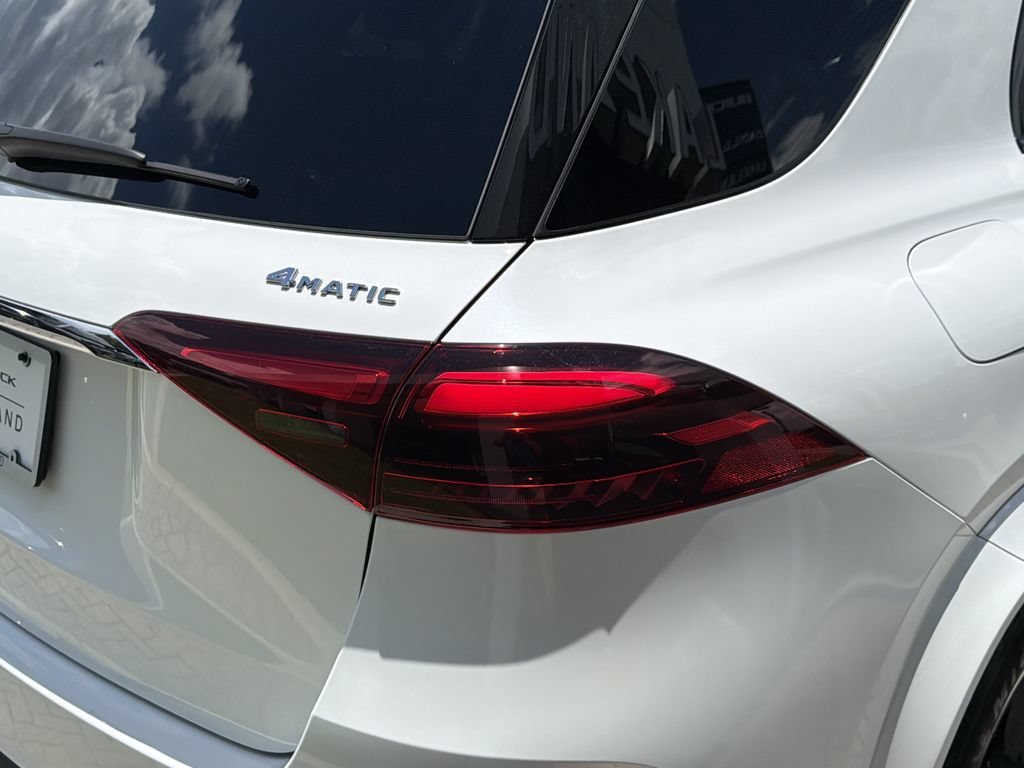 Used 2026 White Mercedes-Benz 4MATIC® image 9