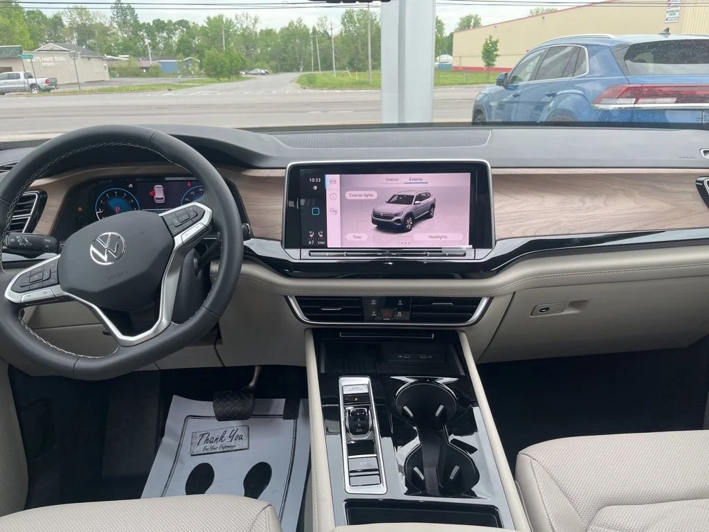 New 2026 Green Volkswagen 2.0T SE w/Technology image 11