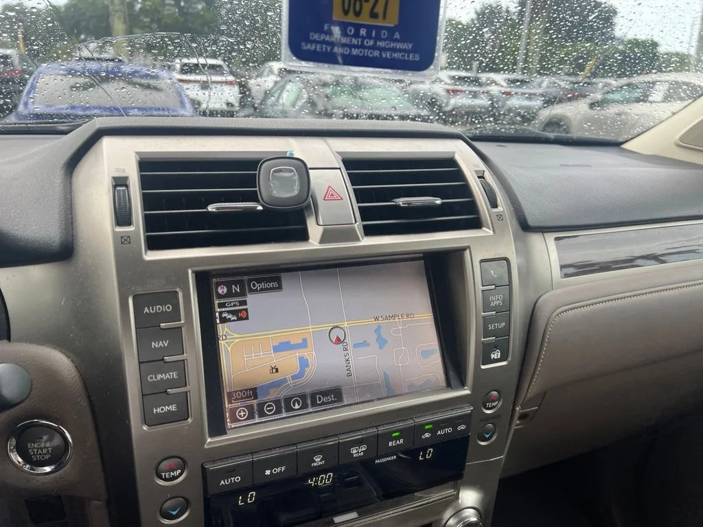 Used 2014 Starfire Pearl Lexus 460 image 3