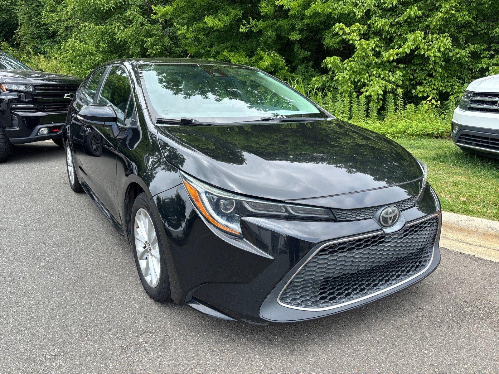 Used 2020 Black Sand Pearl Toyota XLE image 7