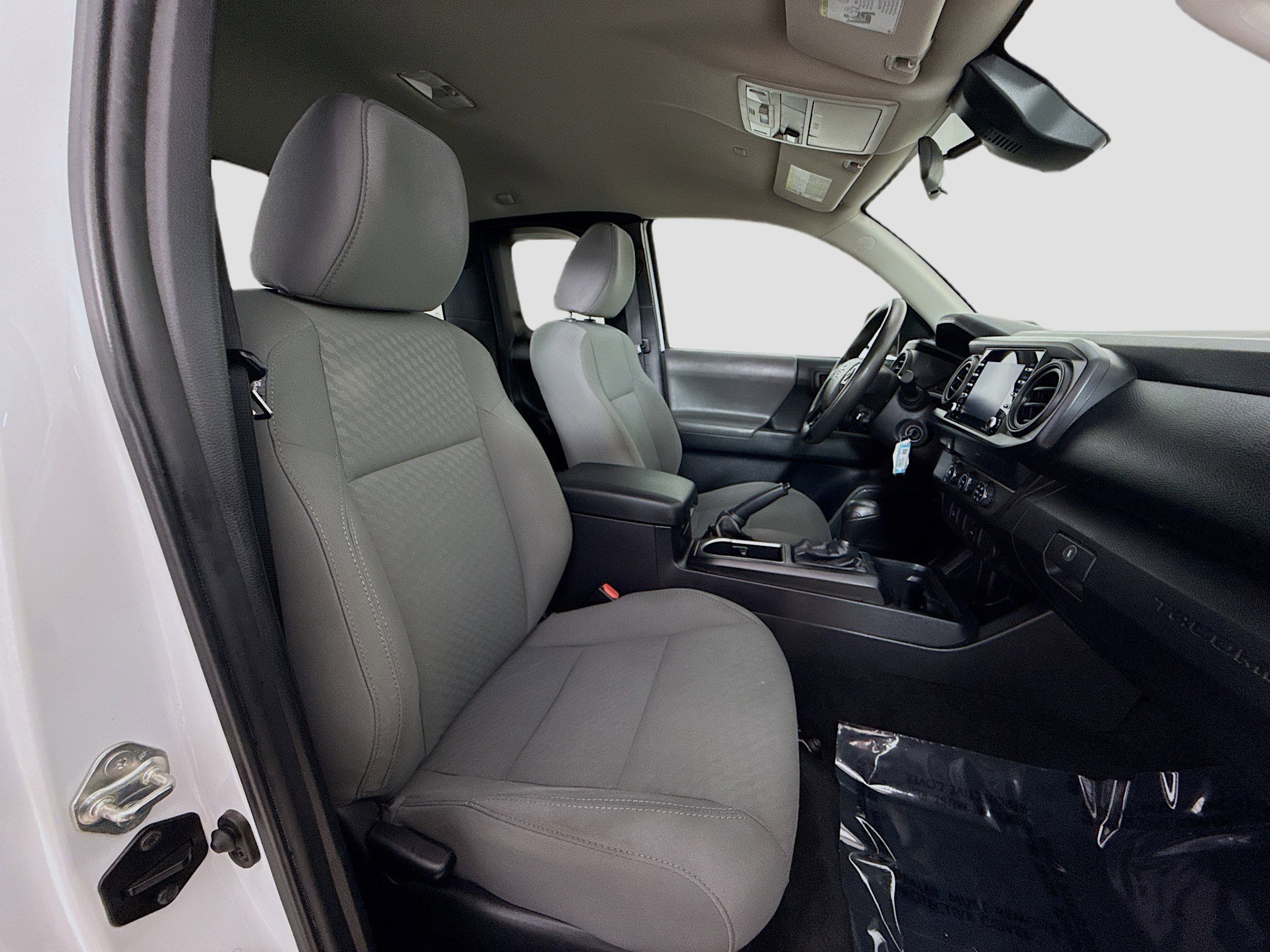 Used 2021  Toyota SR image 24