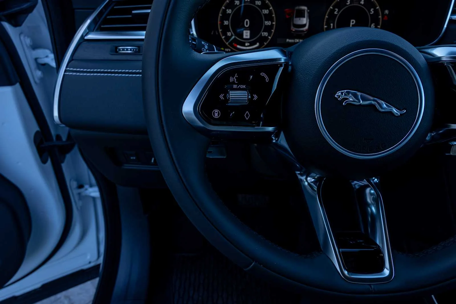 2026 Jaguar F-Pace R-Dynamic S - Photo 12