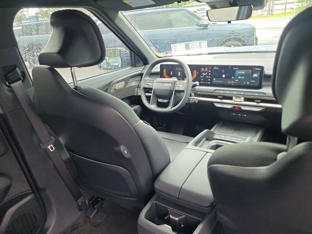 New 2027 Black Kia S image 13