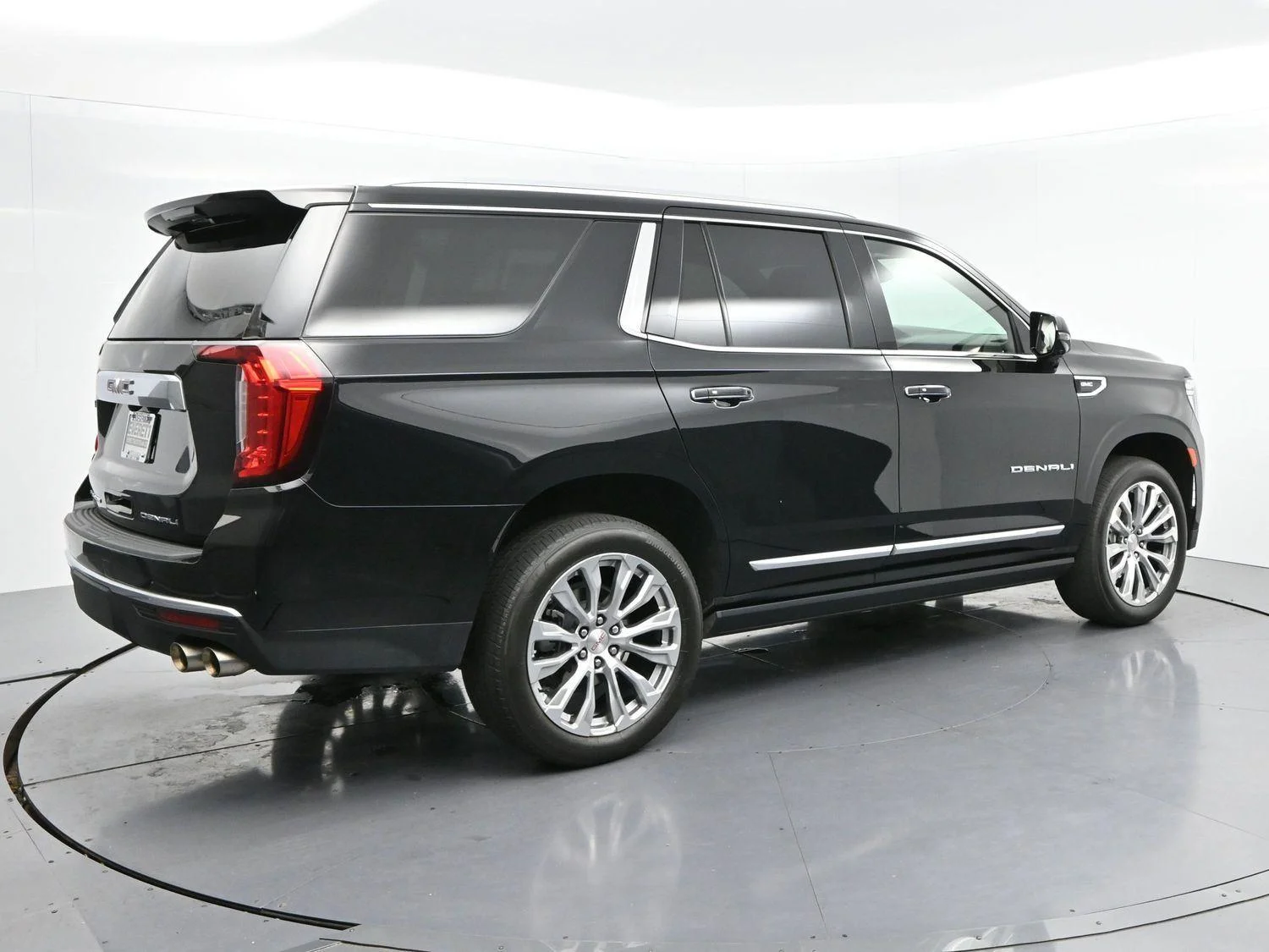 Used 2024 Onyx Black GMC Denali image 7