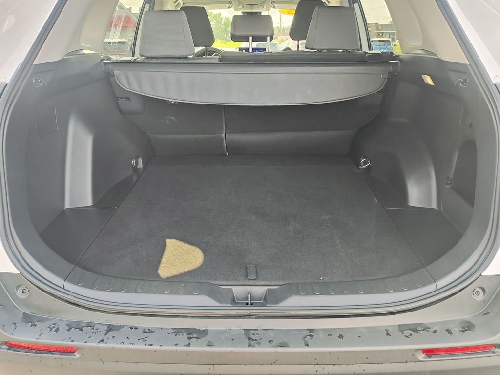 Used 2025 White Toyota XLE image 9