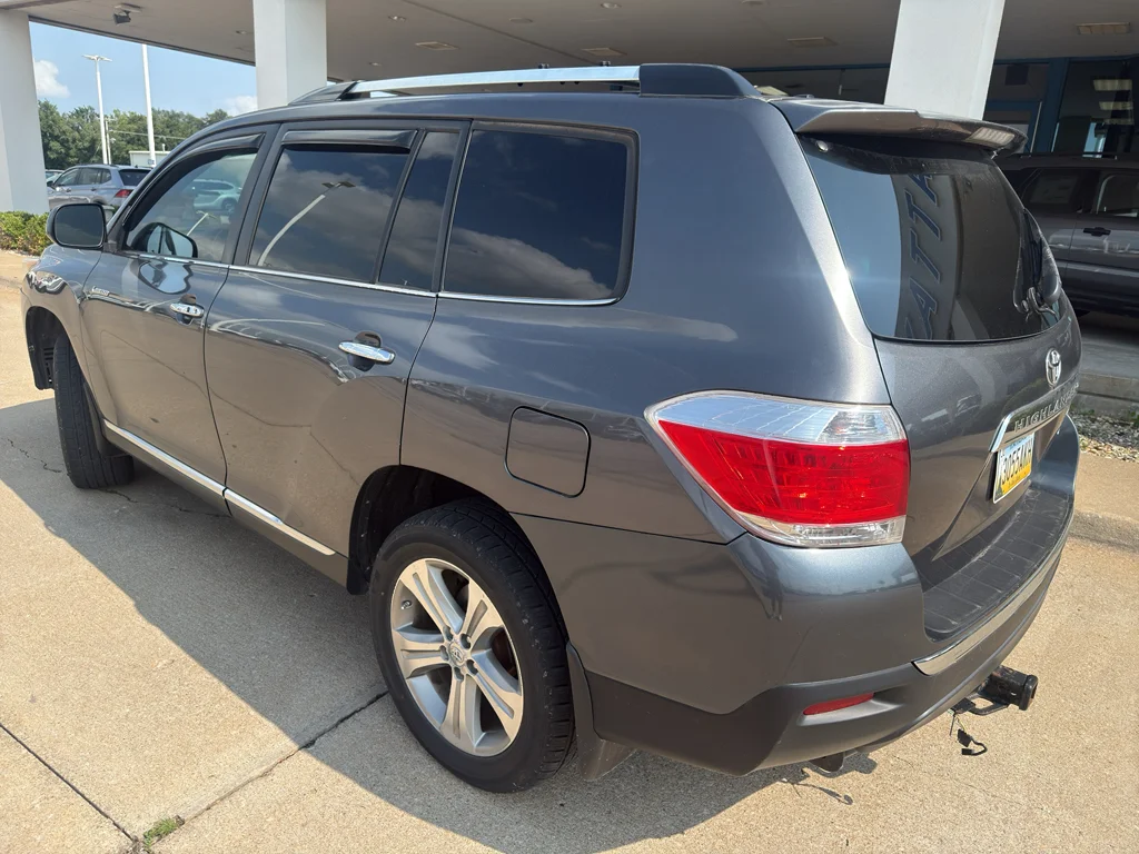 Used 2011 Magnetic Gray Metallic Toyota Limited image 11