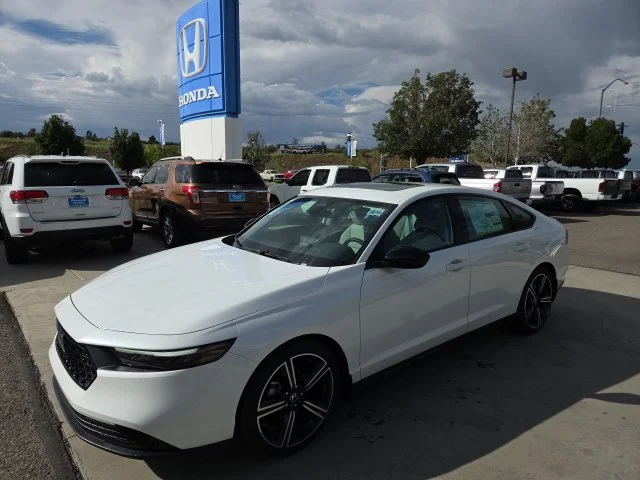 New 2026 Platinum White Pearl Honda SE image 1