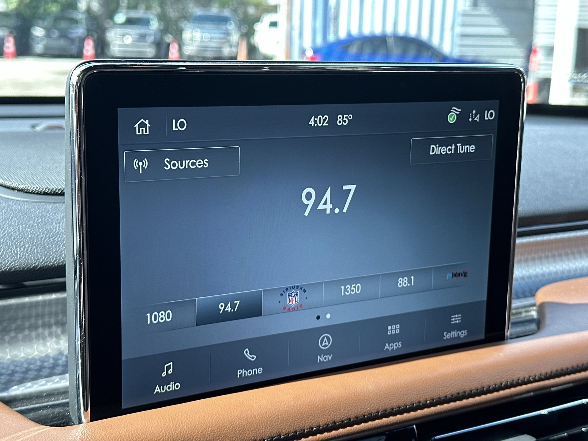 Used 2022 Gray Metallic Lincoln Grand Touring image 12