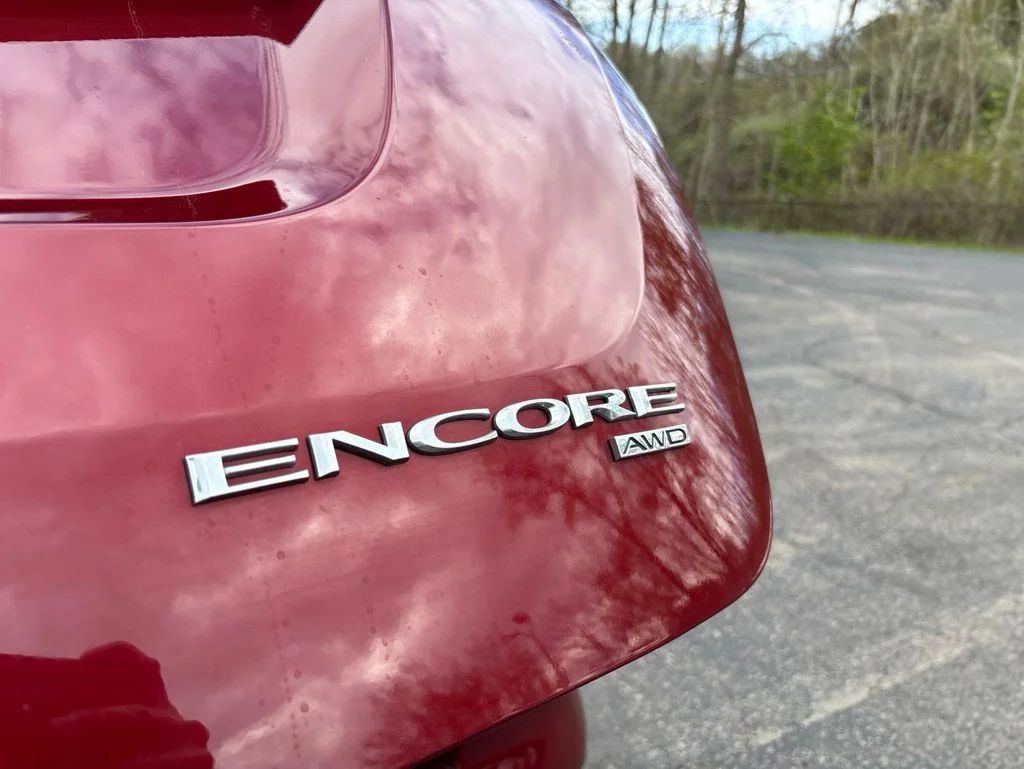 Used 2022 Red Buick Preferred image 16