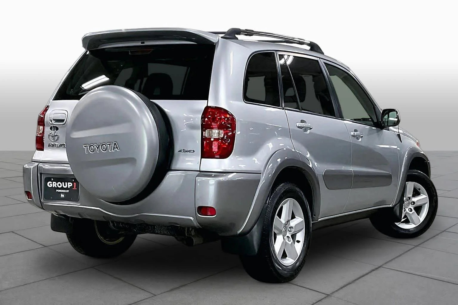 Used 2005 Titanium Metallic Toyota  image 12