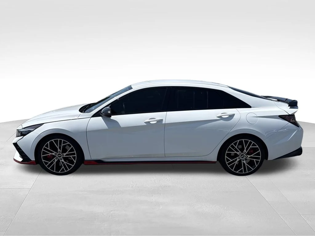 Used 2022 Ceramic White Hyundai Base image 2