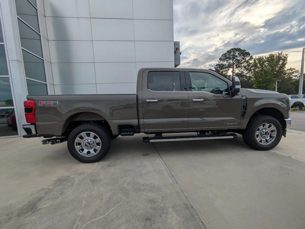 New 2026 Marsh Gray Ford Lariat image 3