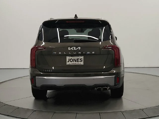 Used 2025 Green Kia S image 7