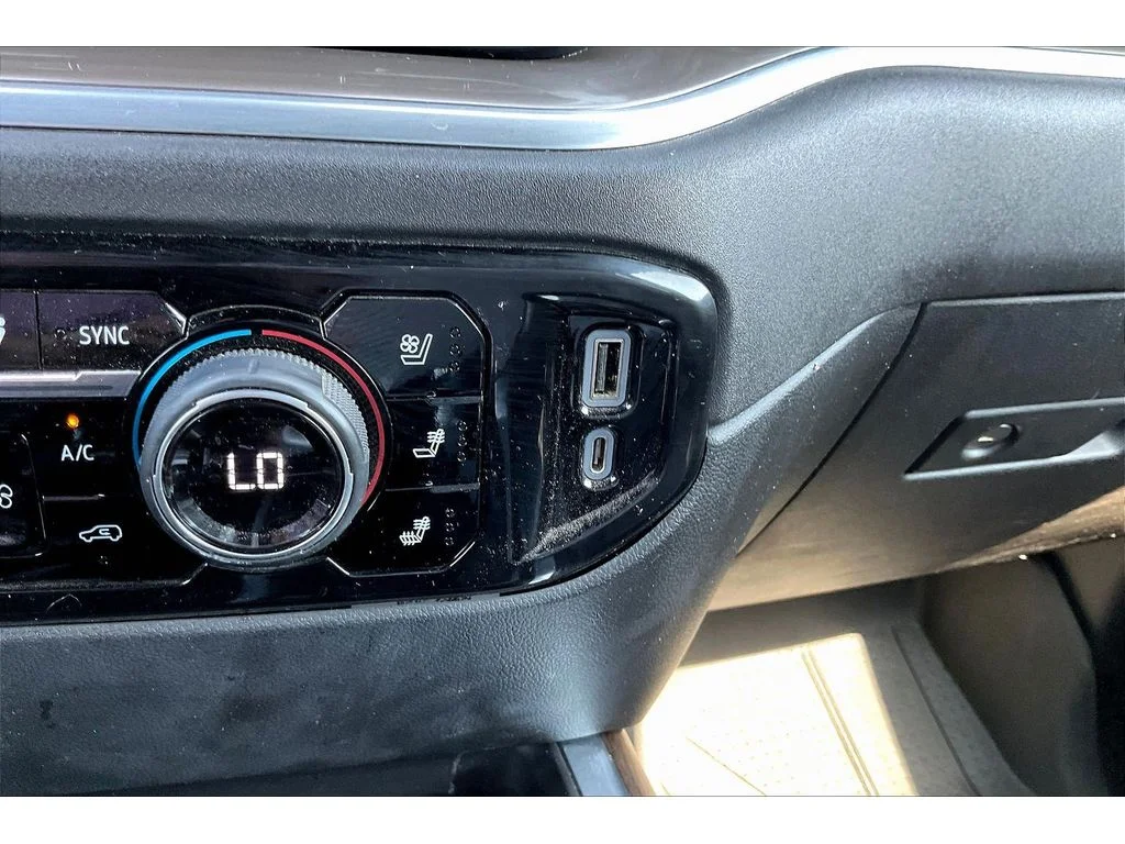 Used 2022 Northsky Blue Metallic Chevrolet High Country image 24