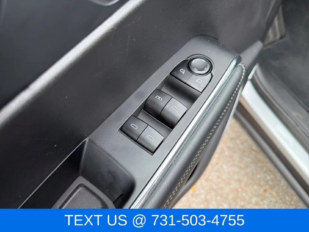 Used 2025 Silver GMC Elevation image 12