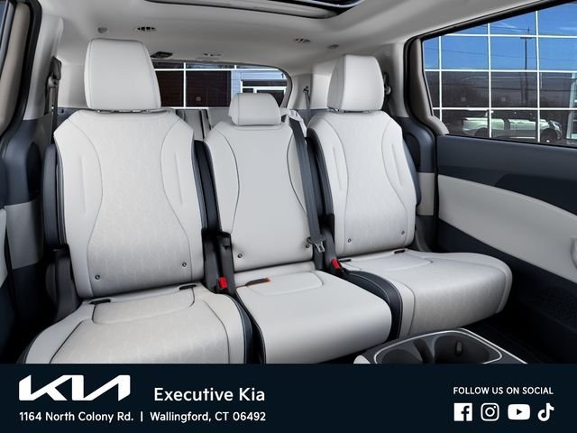 New 2027 Silver Kia  image 16