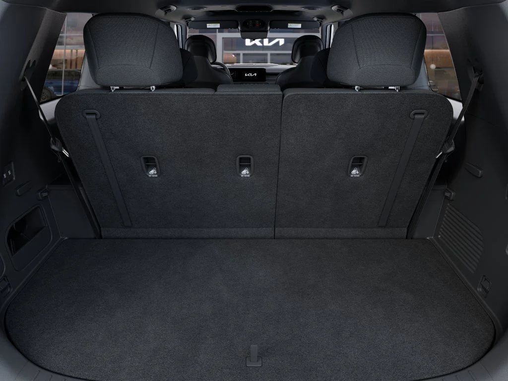 New 2027 Ebony Black Kia S image 19