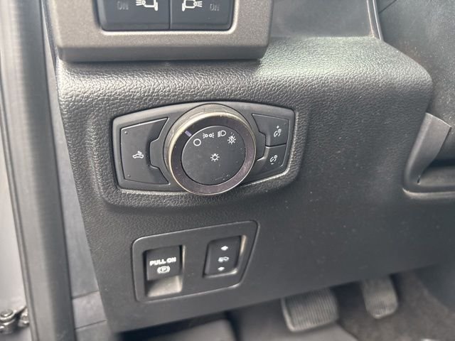 Used 2020  Ford Raptor image 18