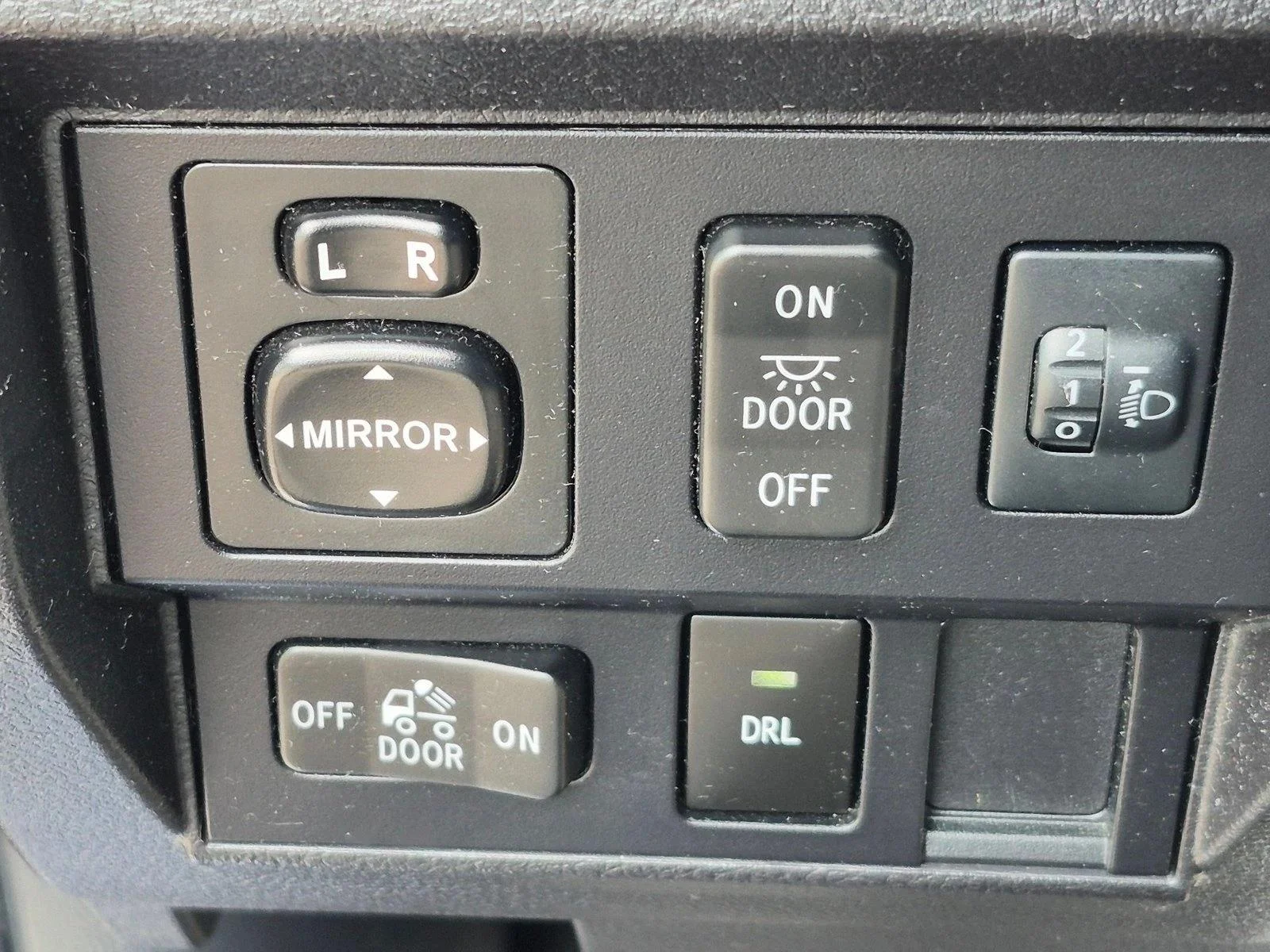 Used 2015 Blue Ribbon Metallic Toyota SR image 13