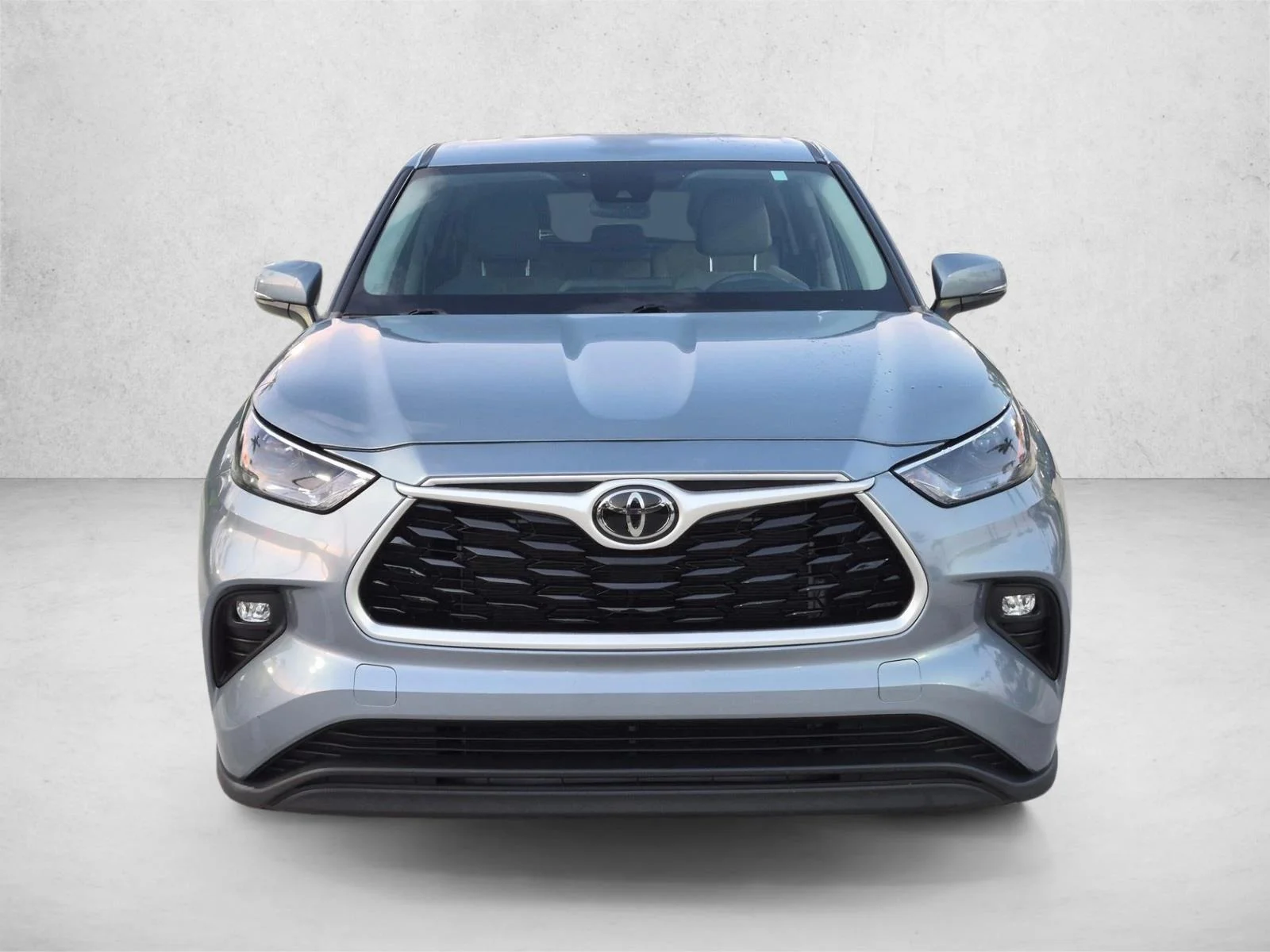 Used 2023 Moon Dust Toyota LE image 2