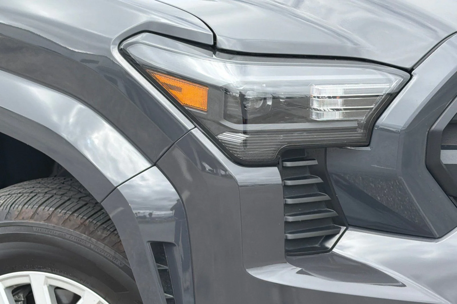 Used 2024  Toyota SR5 image 37