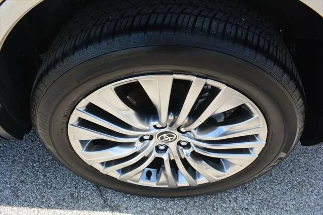 Certified Used 2023 TITANIUM GLOW Toyota  image 29