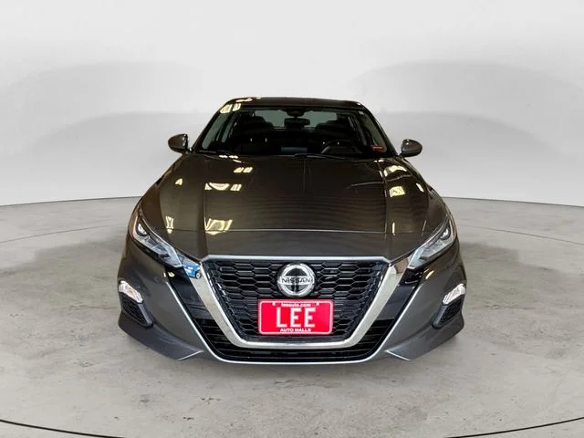 Used 2022 Gray Nissan 2.5 SV image 9