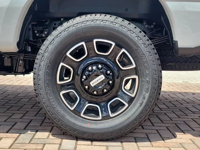 New 2026 Avalanche Ford Platinum image 8