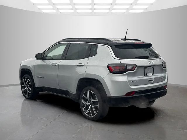 Certified Used 2025 Silver Jeep Limited image 5