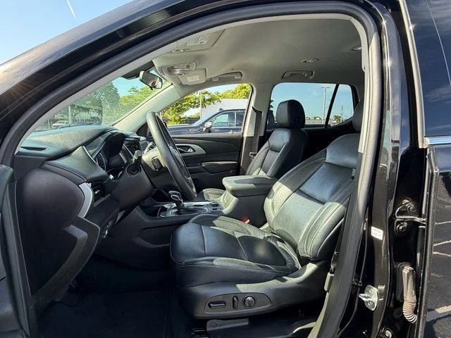 Used 2021 Black Chevrolet LT image 9