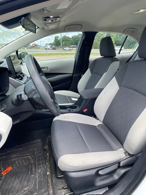 Used 2023 White Toyota LE image 9