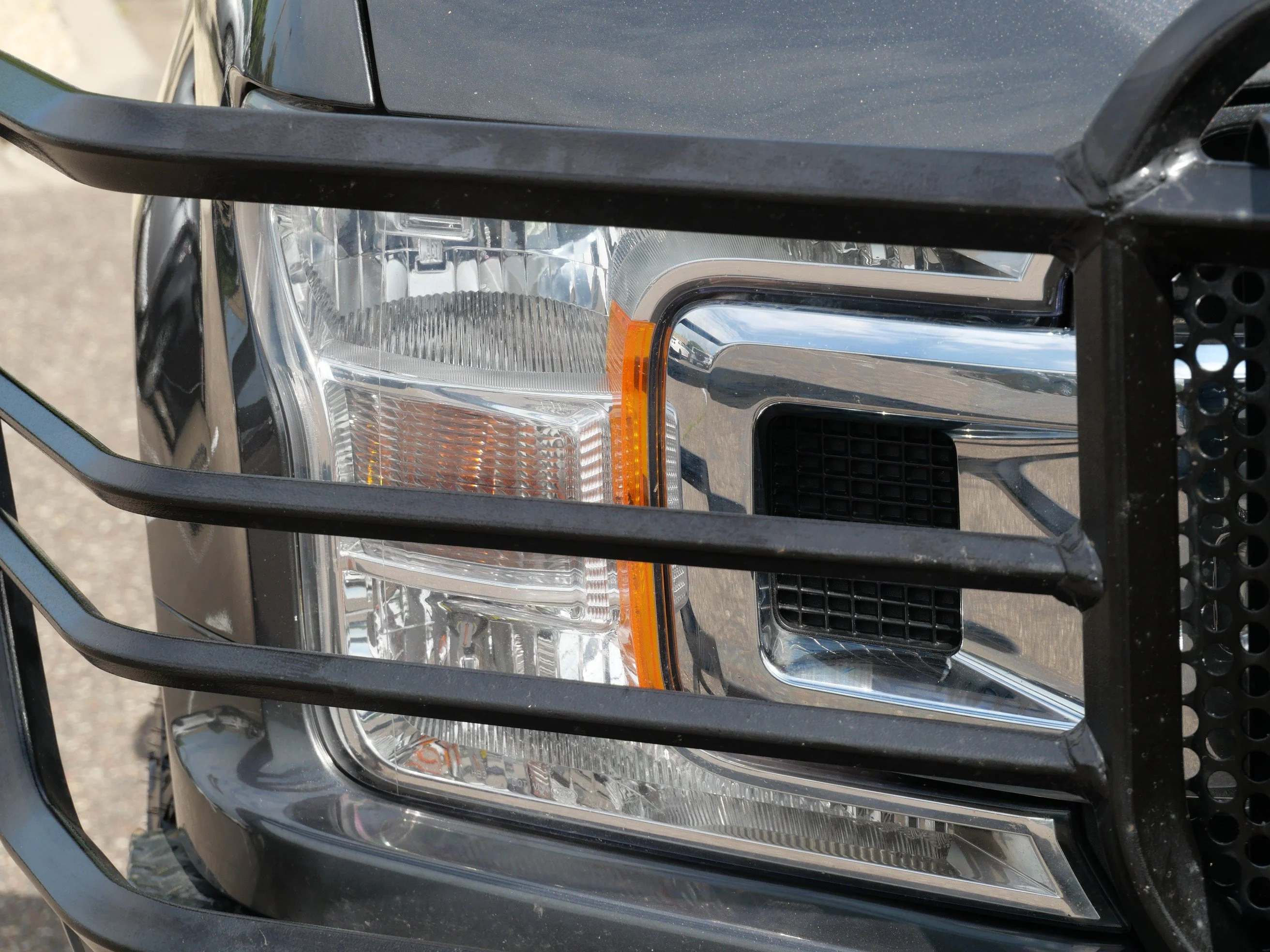 Used 2019 Magnetic Metallic Ford XLT 4WD SuperCab 6.5 Box image 9