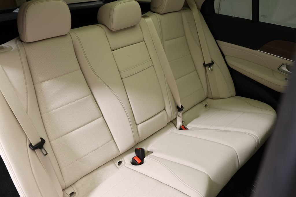 Used 2026 Polar White Mercedes-Benz GLE 350 image 55