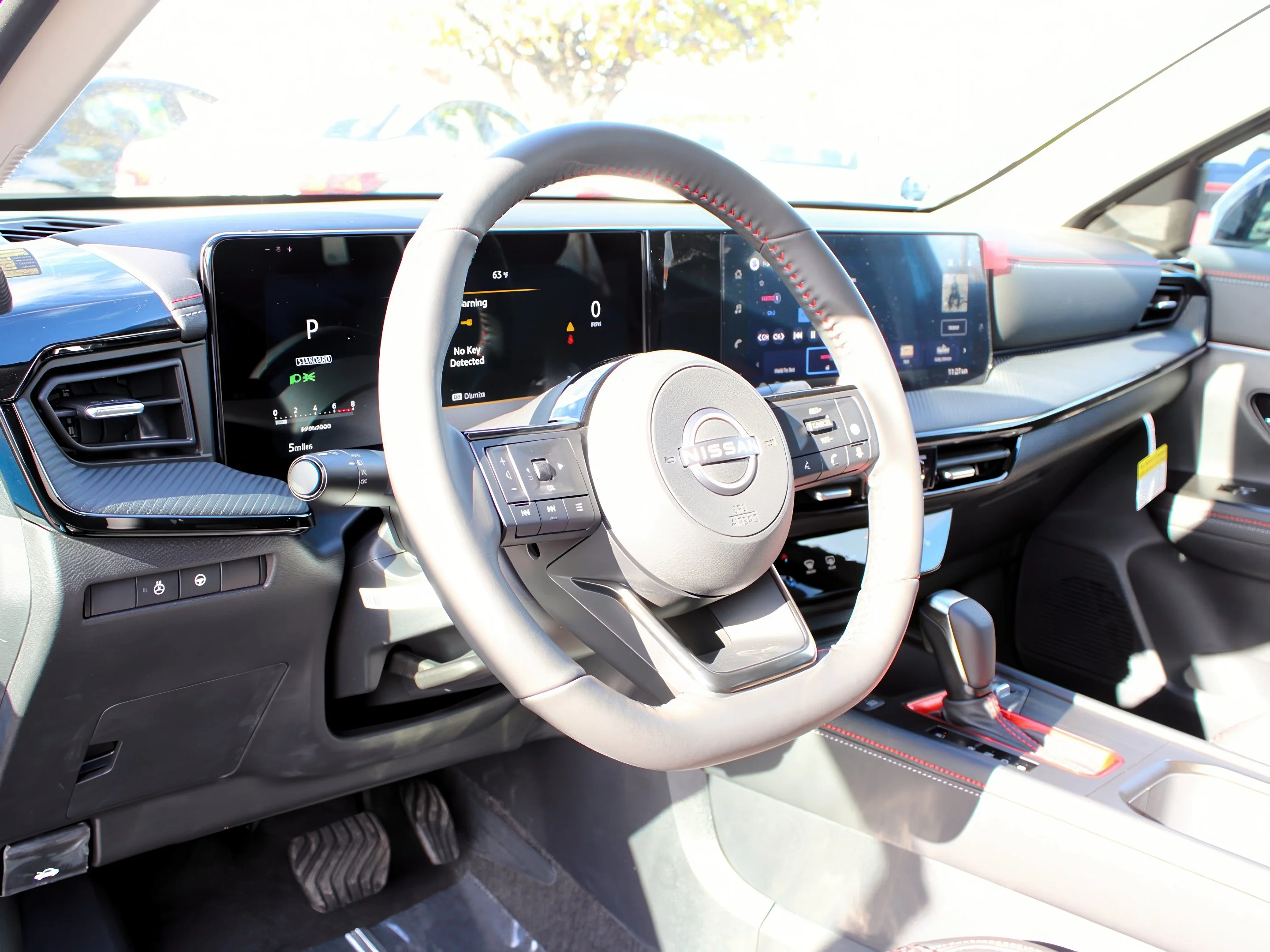 New 2026 Arctic Ice Blue Metallic / Super Black Two-tone Nissan SR image 13