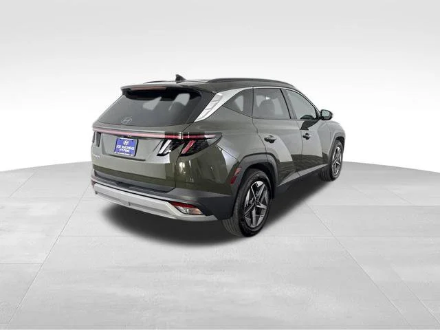 Used 2025 Green Hyundai SEL Convenience image 6