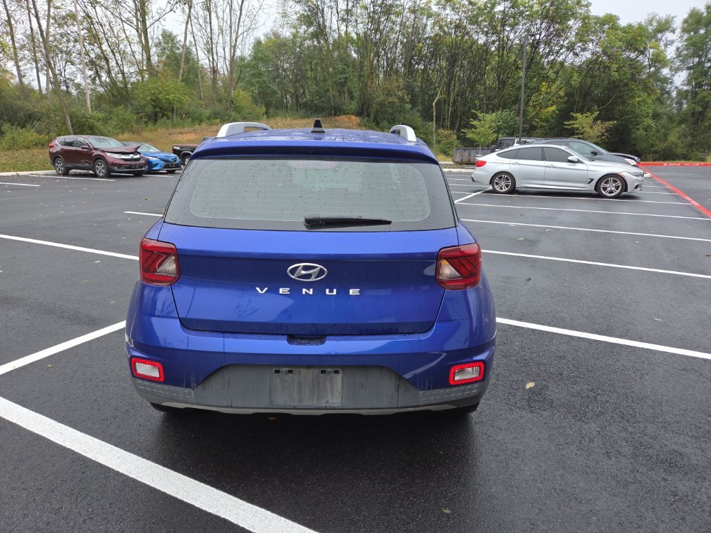 2022 Hyundai Venue Limited - Photo 10