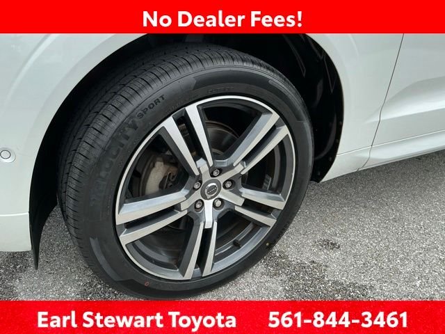 Used 2019 White Volvo T5 Momentum image 58
