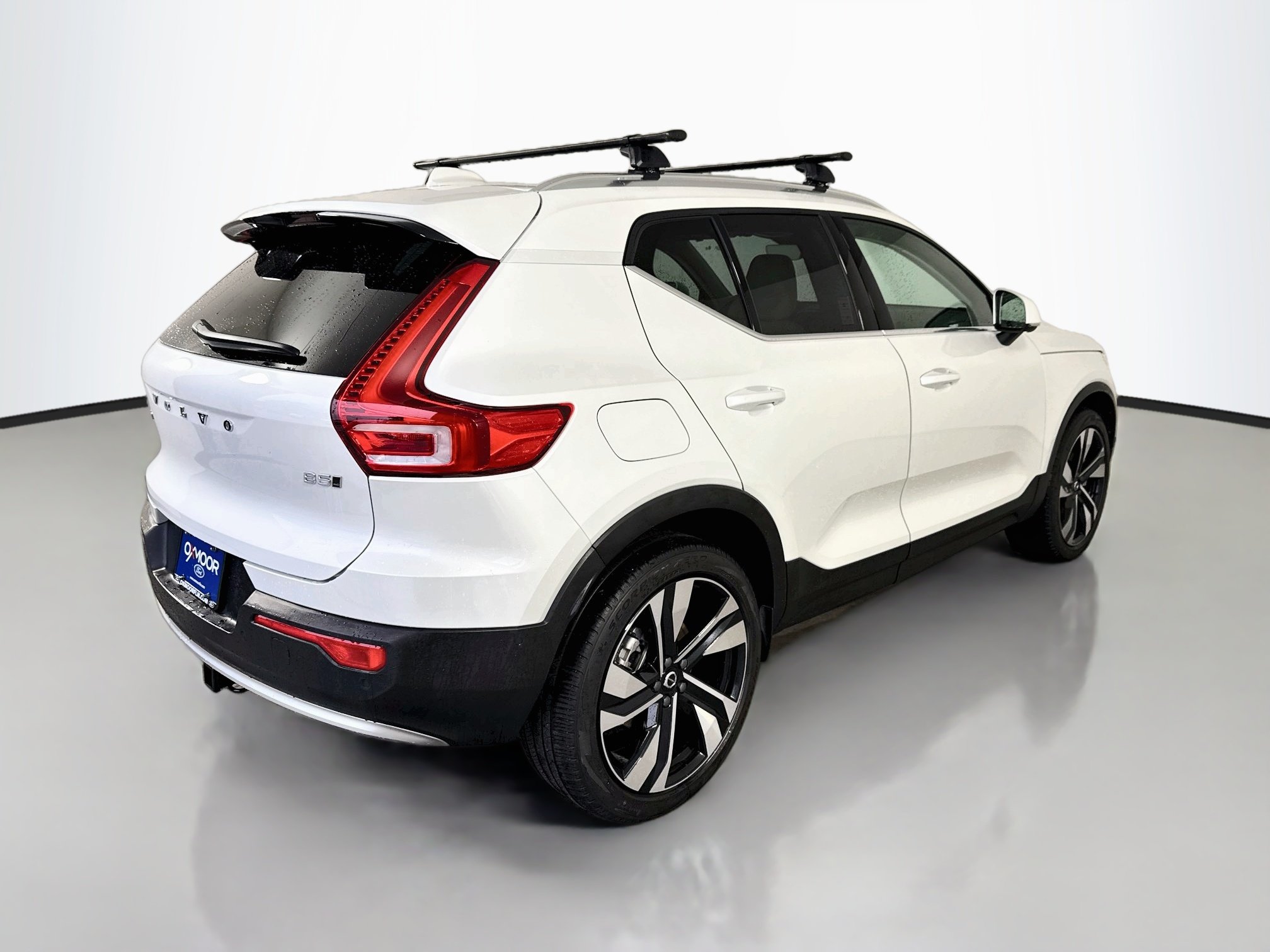 Used 2023 Crystal White Metallic Volvo Plus Bright Theme image 7