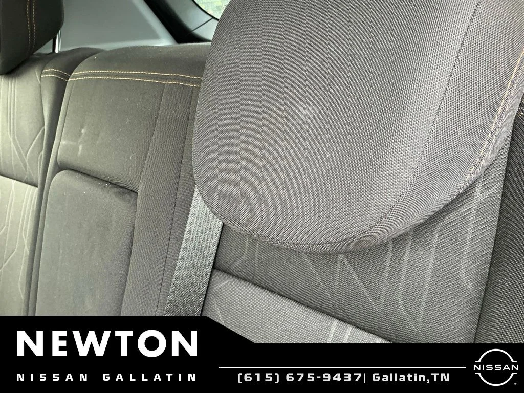Used 2018 Summit White Chevrolet LT image 9
