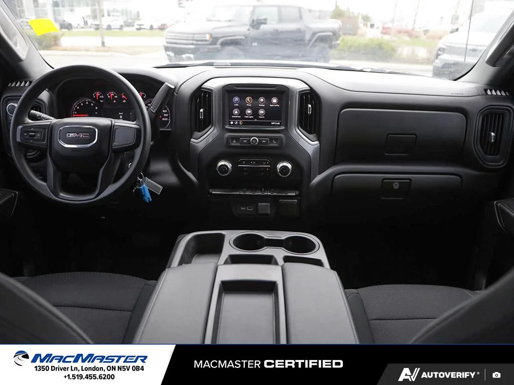 Used 2021  GMC  image 28