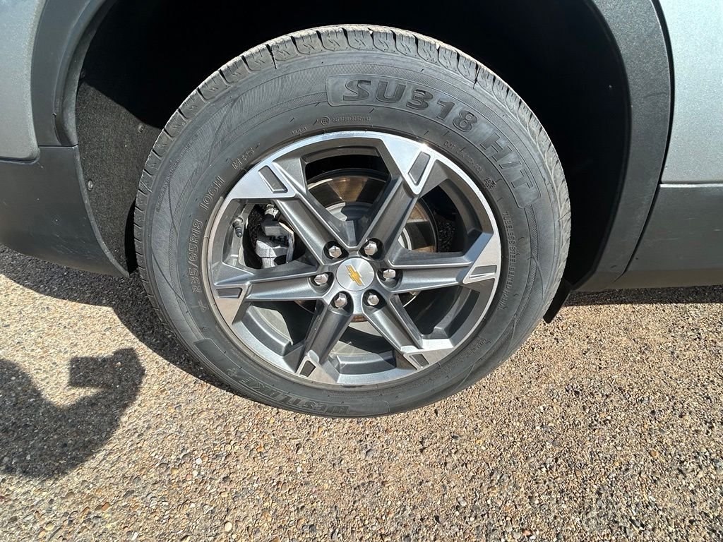 Used 2025 Gray Chevrolet LT image 8