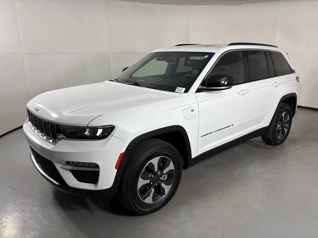 Used 2024 White Jeep 4xe image 4
