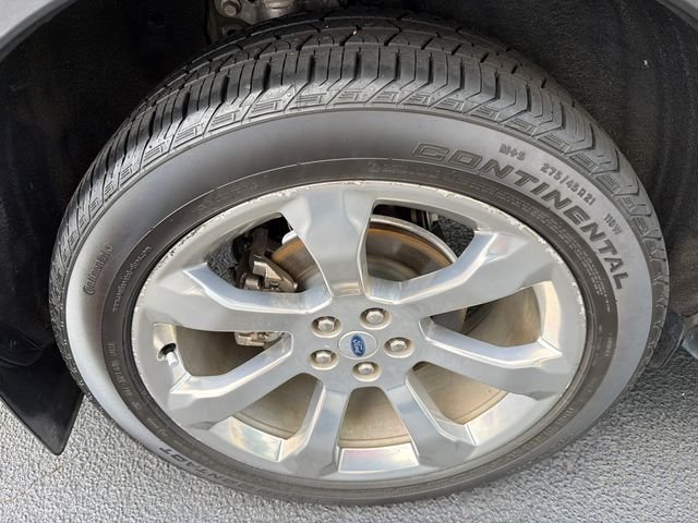 Used 2020 Black Ford Platinum image 17
