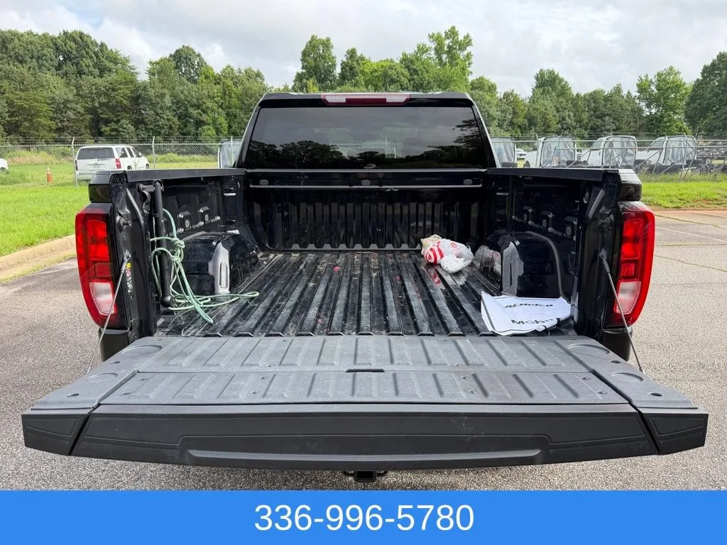 Used 2022 Onyx Black GMC Elevation image 14