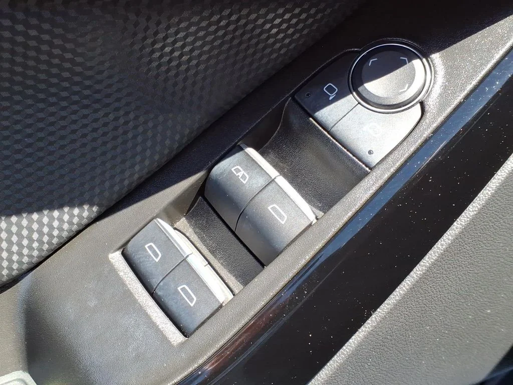 Used 2025 Beige Chevrolet RS image 13